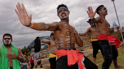 Des danseurs se produisent à l'occasion d'un festival célébrant l'histoire du peuple aborigène, à Sidney, le 6 septembre 2015.&nbsp; (CITIZENSIDE/THINKING MEDIA / CITIZENSIDE / AFP)