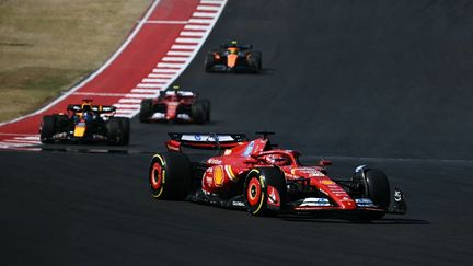 Charles Leclerc en tête du Grand Prix des Etats-Unis, le 20 octobre 2024 à Austin (Texas). (ANGELA WEISS / AFP)