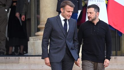 Le président recevait pour un entretien au Palais de l'Elysée le président ukrainien Volodymyr Zelensky à Paris le 10 octobre 2024. (JULIEN MATTIA / LE PICTORIUM / MAXPPP)