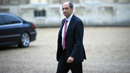 L'ancien ministre et d&eacute;put&eacute; de l'Oise Eric Woerth se rend &agrave; l'Elys&eacute;e pour assister aux v&oelig;ux du pr&eacute;sident Nicolas Sarkozy aux parlementaires, le 12 janvier 2011.&nbsp; (LIONEL BONAVENTURE / AFP)