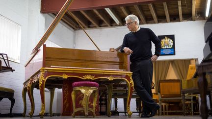 Les pianos de la collection de David Winston seront mis aux enchères à partir du 1er septembre&nbsp;par la maison Dreweatts. (TOLGA AKMEN / AFP)