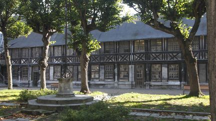 L'Aitre Saint Maclou, ossuaire médiéval du XIVe siècle, à Rouen (Seine-maritime). (NICOLAS THIBAUT / PHOTONONSTOP)