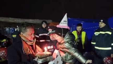 Arina, Ukrainienne a fêté ses 7 ans dans un camp de réfugiés en Roumanie, sur le compte Facebook d'ISU Suceava. (CAPTURE D'ECRAN)