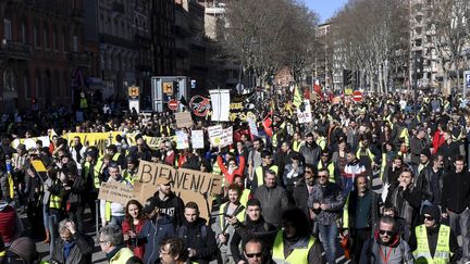 Les "gilets jaunes" manifestent dans les rues de Toulouse, lors du 14e samedi de mobilisation, le 16 février 2019. (MAXPPP)