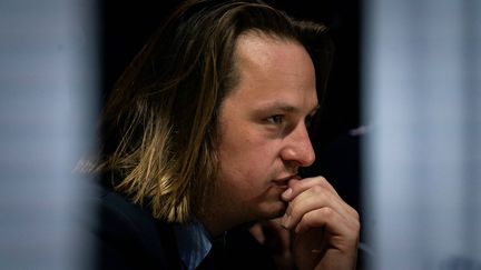 Le directeur de la rédaction de "Valeurs Actuelles", Geoffroy Lejeune, participe à un débat sur l'Europe, le 25 avril 2019, à Paris. (LIONEL BONAVENTURE / AFP)