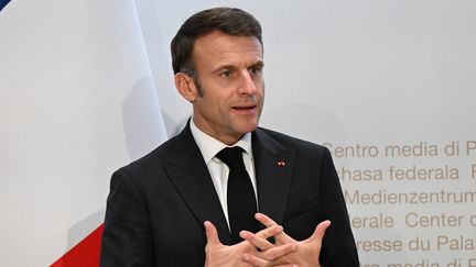 Le président de la République, Emmanuel Macron, lors d'un déplacement en Suisse, le 15 novembre 2023. (BERTRAND GUAY / AFP)