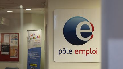 Le chômage baisse de 1,7% au mois de novembre, ce qui représente 56 000 demandeurs d'emploi en moins pour la catégorie A.&nbsp; (SAMUEL COULON / MAXPPP)