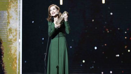 Isabelle Huppert à la cérémonie des César, le 24 février 2017
 (Thibault Camus / AP / SIPA)