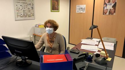 Dr Marianne Barré, médecin scolaire à Montargis (Loiret), dans son centre médico-scolaire, le 1er octobre 2020. (ALEXIS MOREL / FRANCE-INFO)