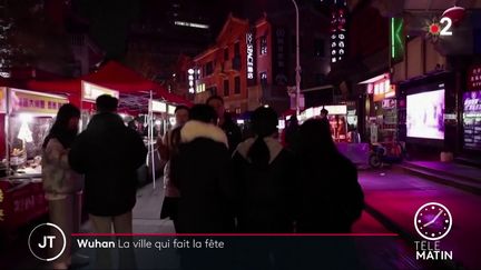 Des habitants à Wuhan. (France 2)