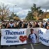 Quelque 6 000 personnes défilent lors d'une marche blanche, à Romans-sur-Isère (Drôme), le 22 novembre 2023, en hommage à Thomas, tué lors d'une fête au village de Crépol. (OLIVIER CHASSIGNOLE / AFP)