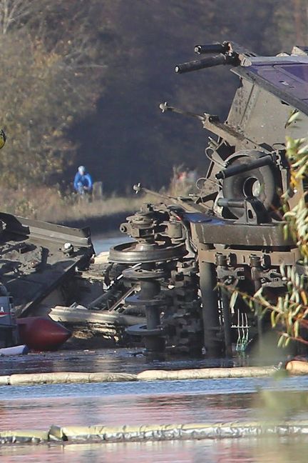 Des opérations de secours sur la rame d'essais accidentée à Eckwersheim, le 15 novembre 2015 (MAXPPP). (MAXPPP)