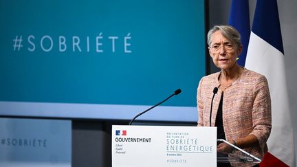 La Première ministre Elisabeth Borne à Paris, le 6 octobre 2022.&nbsp; (EMMANUEL DUNAND / AFP)