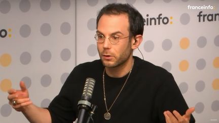 Tous les jours, Clément Viktorovitch décrypte les discours politiques et analyse les mots qui font l'actualité. (FRANCEINFO)