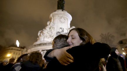 "Il fallait rendre l’esplanade aux Parisiens, et les laisser se l’approprier", explique au Monde&nbsp;Pierre Alain Trévelo. Avec ce vaste espace piéton, "la place devait pouvoir accueillir les grands événements mais aussi les petites choses, plus intimes", rajoute&nbsp;Antoine Viger-Kohler. (PHILIPPE WOJAZER / REUTERS)