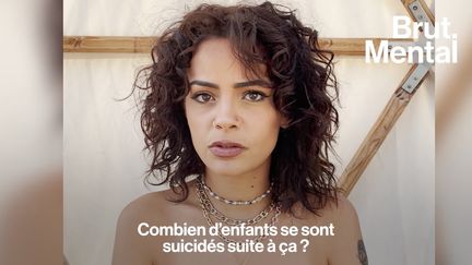 Sindy, jeune femme connue grâce à la Team BS il y a quelques années, est très active sur les réseaux sociaux. Elle est souvent victime de harcèlement en ligne. Pour Brut., elle dénonce cette “profonde injustice”.