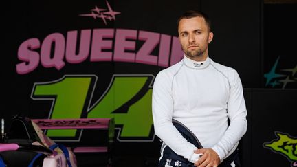 Le vidéaste Squeezie, le 8 septembre 2023, lors du GP Explorer organisé au Mans (Sarthe). (CLEMENT LUCK / AFP)