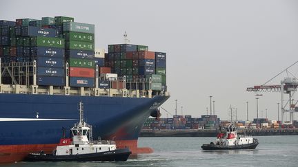 D&eacute;part d'un bateau de la CMA CGM, "l'Alexander von Humbolt", de Dunkerque, le 12 ao&ucirc;t 2015. (  MAXPPP)