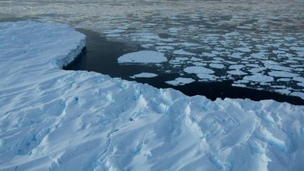 Le texte de Copenhague prévoit de limiter le réchauffement à 2 degrés, mais sans calendrier (AFP PHOTO / BRITISH ANTARCTIC SURVEY / HO / JIM ELLIOTT)