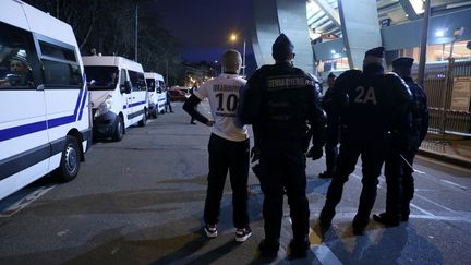  (Dispositif de sécurité autour du Parc des Princes ©maxPPP)