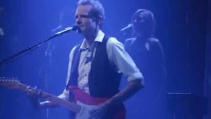 Connaissez-vous les Goldmen ou les Best of Floyd ? Chacun de ces groupes français a décidé de reprendre les tubes de Jean-Jacques Goldman ou des Pink Floyd, et on peut dire que le succès est au rendez-vous. (FRANCE 2)