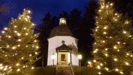 La chapelle qui tient lieu de mémorial où la chanson "Stille Nacht" fut jouée pour la première fois, à Obendorf, en Autriche (décembre 2003)
 (Joe Klamar / AFP)