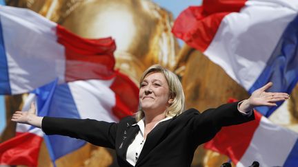 Marine Le Pen lors de son discours place de l'Op&eacute;ra, &agrave; Paris, le 1er mai 2012. (KENZO TRIBOUILLARD / AFP)