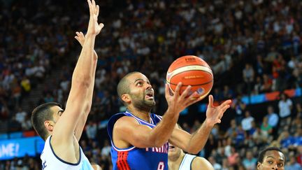 Tony Parker, le 6 septembre 2015, lors d'un match de poules de l'Eurobasket contre la Bosnie, &agrave; Montpellier (H&eacute;rault). (MUSTAFA YALCIN / ANADOLU AGENCY / AFP)