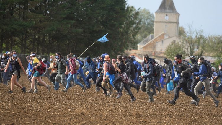 Environnement et méga-bassines : 