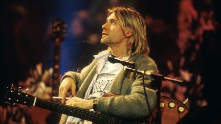 Kurt Cobain, le chanteur de Nirvana, lors de l'enregistrement du MTV Unplugged du groupe en 1993. (Capture d'écran/YouTube)