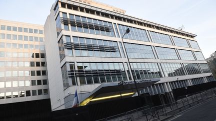 Le siège de la Sous-direction de la lutte antiterroriste (SDAT), en charge de l'enquête sur Logan N., à Levallois-Perret (Hauts-de-Seine), le 15 novembre 2015. (LIONEL BONAVENTURE / AFP)