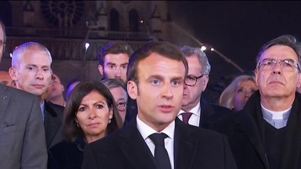 Emmanuel Macron : "Cette cathédrale, nous la rebâtirons"