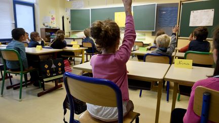 190 000 élèves vont bénéficier du dispositif des classes dédoublées en 2018.&nbsp; (FRED TANNEAU / AFP)