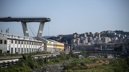 Le pont autoroutier Morandi à Gênes (Italie), le 17 août 2018. (MARCO BERTORELLO / AFP)