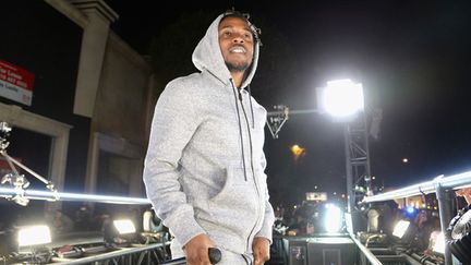 Kendrick Lamar en concert surprise dans les rues de West Hollywood, Los Angeles, le 24 mars 2015.
 (Chris Weeks / Getty images / AFP )