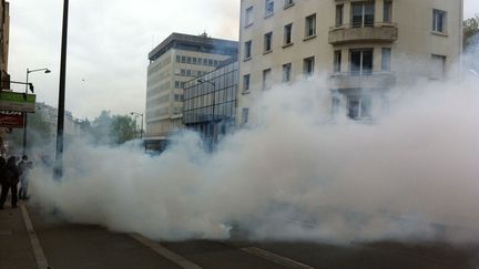 &nbsp; (Les CRS ont fait usage de gaz lacrymogène © Radio France/ Marion Aquilina)