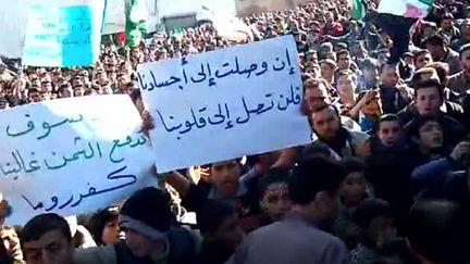 Manifestation anti-r&eacute;gime &agrave; Kafruma, dans la province d'Idlib, en Syrie, le 5 f&eacute;vrier 2012. (AFP / YOU TUBE)