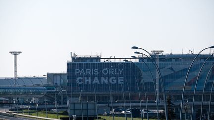 L'aéroport d'Orly (Val-de-Marne) le 26 mars 2020. (MAXPPP)