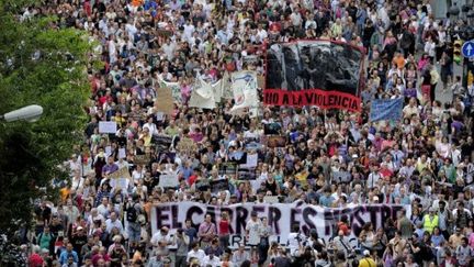 Marée humaine à Madrid pour la manifestation des "indignés", dimanche 19 juin 2011. (AFP - Josep Lago)