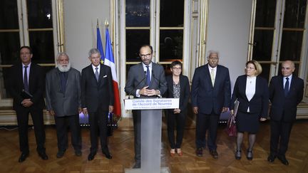 Edouard Philippe annonce un accord sur les principaux points de l'organisation du référendum de 2018 sur l'indépendance de la Nouvelle-Calédonie, à Matignon (Paris), le 2 novembre 2017. (JACQUES DEMARTHON / AFP)