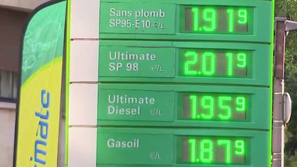 Carburants : la barre des 2 euros franchie pour un litre de sans-plomb