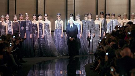 Défilé Armani Printemps / Eté 2014
 (HENDRIK BALLHAUSEN / DPA / DPA PICTURE-ALLIANCE/AFP)