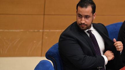 Affaire Benalla : l'Élysée a omis de lui réclamer un téléphone crypté