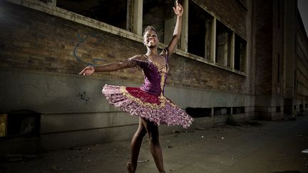 Michaela DePrince le 12 juillet 2012 à Johannesburg, en Afrique du Sud, où elle a interprété son premier rôle en tant que danseuse professionnelle dans 