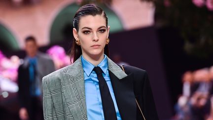 Défilé masculin Versace printemps-été 2020 pendant la Milan Fashion Week, le 15 juin à Milan en Italie&nbsp; (MIGUEL MEDINA / AFP)