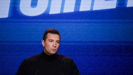 Le président du Rassemblement national, Jordan Bardella, lors d'un meeting à Tonneins (Lot-et-Garonne), le 10 novembre 2024. (THIBAUD MORITZ / AFP)