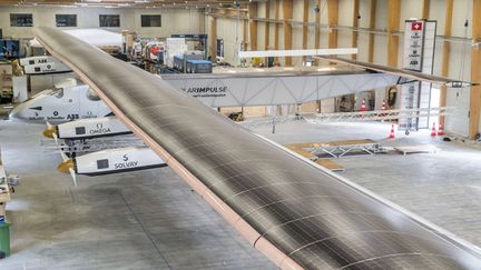 &nbsp; (Sur ses 72m d'ailes, Solar Impulse accueille 17.000 petits panneaux solaires © Sipa)