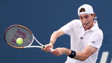 Le Français Ugo Humbert, ici lors du premier tour de l'US Open le 30 août 2021, a battu Daniil Medvedev en trois sets lors de l'ATP CUP, le 2 janvier 2022 à Sydney. (MATTHEW STOCKMAN /  Getty Images via AFP)