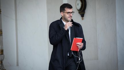 Ismaël Emelien, le 7 juin 2017,&nbsp;dans les couloirs du Palais de l'Elysée.&nbsp; (MAXPPP)