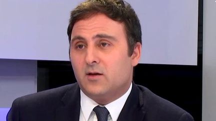 Eduardo Rihan Cypel, le secrétaire national du Parti socialiste, chargé des relations avec le gouvernement, était l'invité de "Tout est politique" (FRANCEINFO)